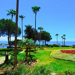 https://luxury-frontline-apartment-estepona.es-andalucia.com